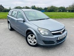 Silver Used 2006 Vauxhall Astra Club Estate | £2,499 (Good price)
