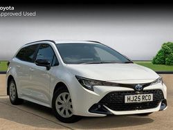 Pure white Used 2025 Toyota Corolla | £20,375 (Super price)