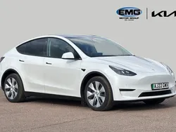 White Used 2022 Tesla Model Y Long Range SUV | £28,195 (Fair price)
