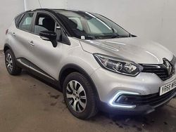 Used 2019 Renault Captur Play SUV | £9,795 (Fair price)