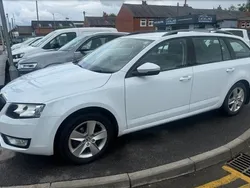 White Used 2015 Skoda Octavia SE Estate | £8,000 (Good price)