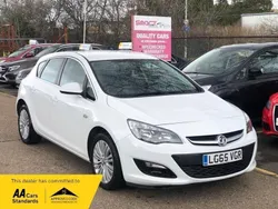 White Used 2015 Vauxhall Astra Excite Hatchback | £6,495 (Fair price)