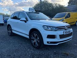 White Used 2014 VW Touareg R-line SUV | £10,485
