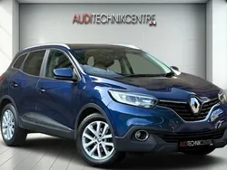 Cosmos blue Used 2018 Renault Kadjar Dynamique SUV | £9,999 (Fair price)