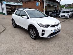 White Used 2018 Kia Stonic 2 SUV | £9,650 (Fair price)