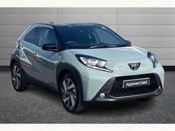 Tarragon with black New 2025 Toyota Aygo Hatchback | £16,050 (Good price)