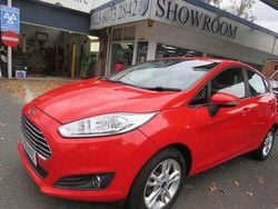 Red Used 2016 Ford Fiesta Zetec Hatchback | £4,989 (Good price)