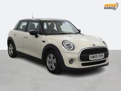 White Used 2020 Mini Cooper Classic Hatchback | £13,195 (Fair price)