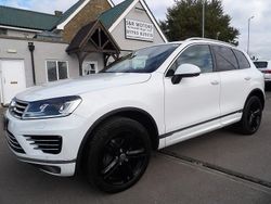 White Used 2017 VW Touareg R-line Plus SUV | £19,995 (A bit pricey)