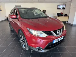 Red Used 2016 Nissan Qashqai N-Connecta SUV | £7,695 (Good price)