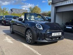 Black Used 2022 Mini Cooper Exclusive Hatchback | £21,489 (A bit pricey)