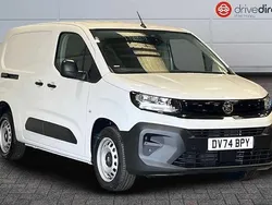 White New 2024 Vauxhall Combo S MPV | £15,380 (Super price)
