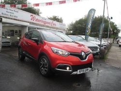 Red/black Used 2015 Renault Captur Signature SUV | £6,925 (Fair price)
