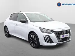 White New 2025 Peugeot 208 Allure Hatchback | £19,499 (Super price)