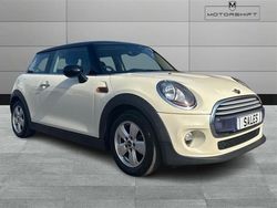 White Used 2015 Mini Cooper D Hatch Hatchback | £5,249 (Good price)