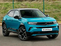 Gloss metallic tropical green New 2025 Vauxhall Mokka SUV | £23,998 (Fair price)