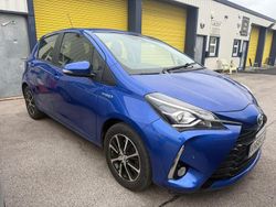 Blue Used 2018 Toyota Yaris Hybrid Hatchback | £10,395 (Good price)