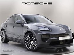 Used 2025 Porsche Macan SUV | £73,950 (A bit pricey)