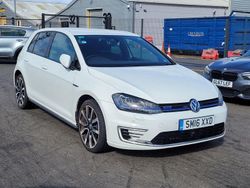 White Used 2016 VW Golf VII GTE Hatchback | £11,499 (Fair price)