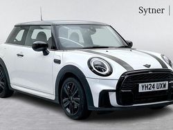 White Used 2024 Mini Cooper Hatch Hatchback | £24,500 (Fair price)