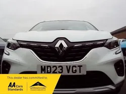 White/black Used 2023 Renault Captur Techno SUV | £18,500 (Fair price)