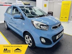 Blue Used 2011 Kia Picanto 2 Hatchback | £2,990 (Fair price)