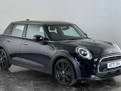 Black Used 2022 Mini Cooper Exclusive Hatchback | £18,100 (Fair price)
