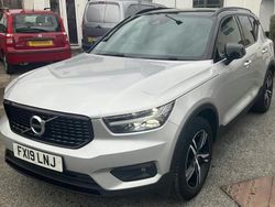 Silver Used 2019 Volvo XC40 R-Design SUV | £21,299 (Fair price)