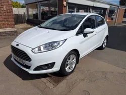 White Used 2014 Ford Fiesta Zetec Hatchback | £5,995 (Fair price)