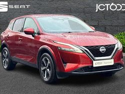 Red Used 2022 Nissan Qashqai N-Connecta SUV | £17,763 (Fair price)