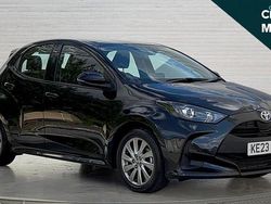 Black Used 2023 Toyota Yaris Hybrid Hatchback | £16,075 (Super price)