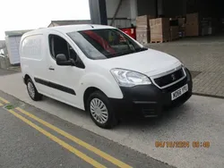 White Used 2017 Peugeot Partner S MPV | £4,995 (Fair price)