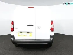 White New 2024 Vauxhall Combo MPV | £18,995 (Fair price)