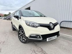 Cream/black Used 2015 Renault Captur Dynamique SUV | £5,250 (Fair price)