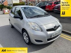 Silver Used 2009 Toyota Yaris T2 Hatchback | £3,750 (Fair price)