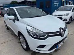 White Used 2017 Renault Clio IV Dynamique Hatchback | £5,995 (Fair price)