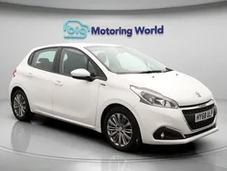 Used 2018 Peugeot 208 Signature Sky Hatchback | £7,500 (Fair price)
