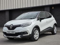 White Used 2017 Renault Captur Dynamique SUV | £5,390 (Super price)