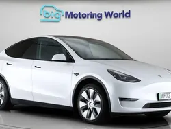 White Used 2022 Tesla Model Y Long Range SUV | £22,000 (Fair price)