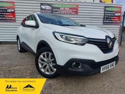 White Used 2016 Renault Kadjar Dynamique SUV | £5,890 (Fair price)