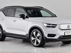 Glacier silver Used 2021 Volvo XC40 Core SUV | £21,990 (Fair price)