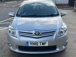 Silver Used 2010 Toyota Auris Hatchback | £1,995 (Good price)