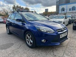 Blue Used 2014 Ford Focus Zetec Estate | £2,490 (Good price)