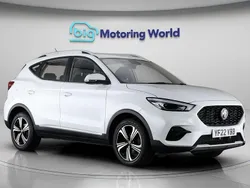 White Used 2022 MG ZS Excite Sedan | £12,400 (Fair price)