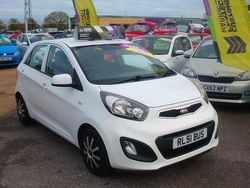 White Used 2013 Kia Picanto Air Hatchback | £4,695 (A bit pricey)