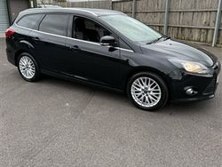 Black Used 2014 Ford Focus Zetec Estate | £3,495 (Fair price)