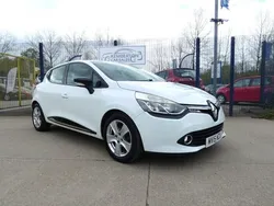 White Used 2015 Renault Clio IV Dynamique Hatchback | £5,995 (Fair price)