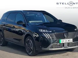 New 2025 Peugeot e-5008 Allure SUV | £35,451