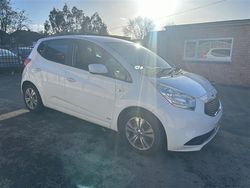 White Used 2015 Kia Venga Hatchback | £3,394 (A bit pricey)