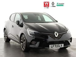 Black Used 2021 Renault Clio V SE Hatchback | £13,899 (Fair price)